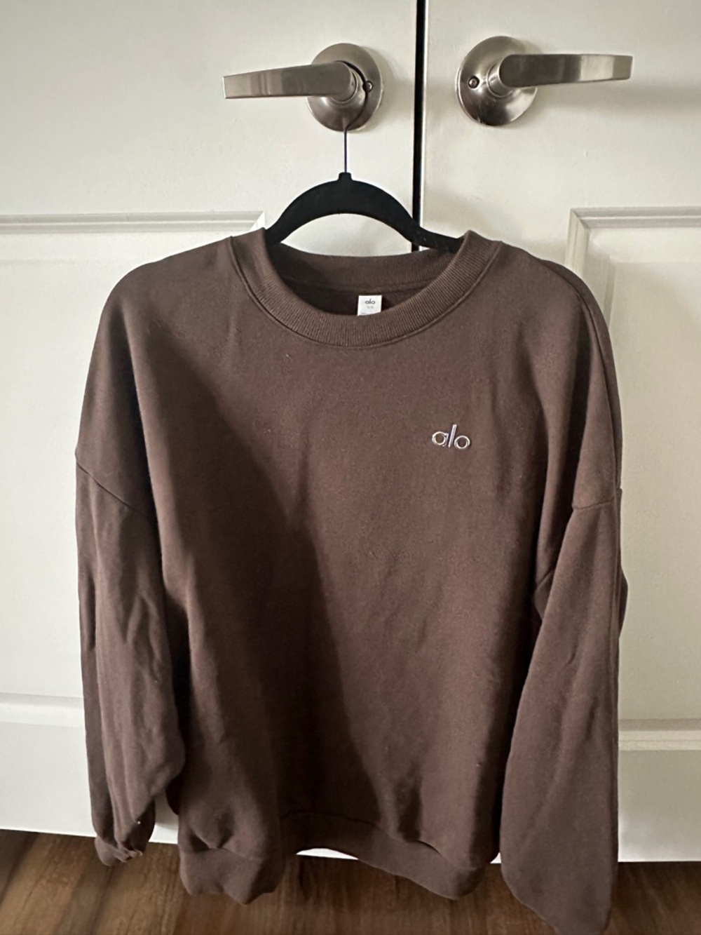ALO Yoga Crewneck Sweatshirt in Espresso